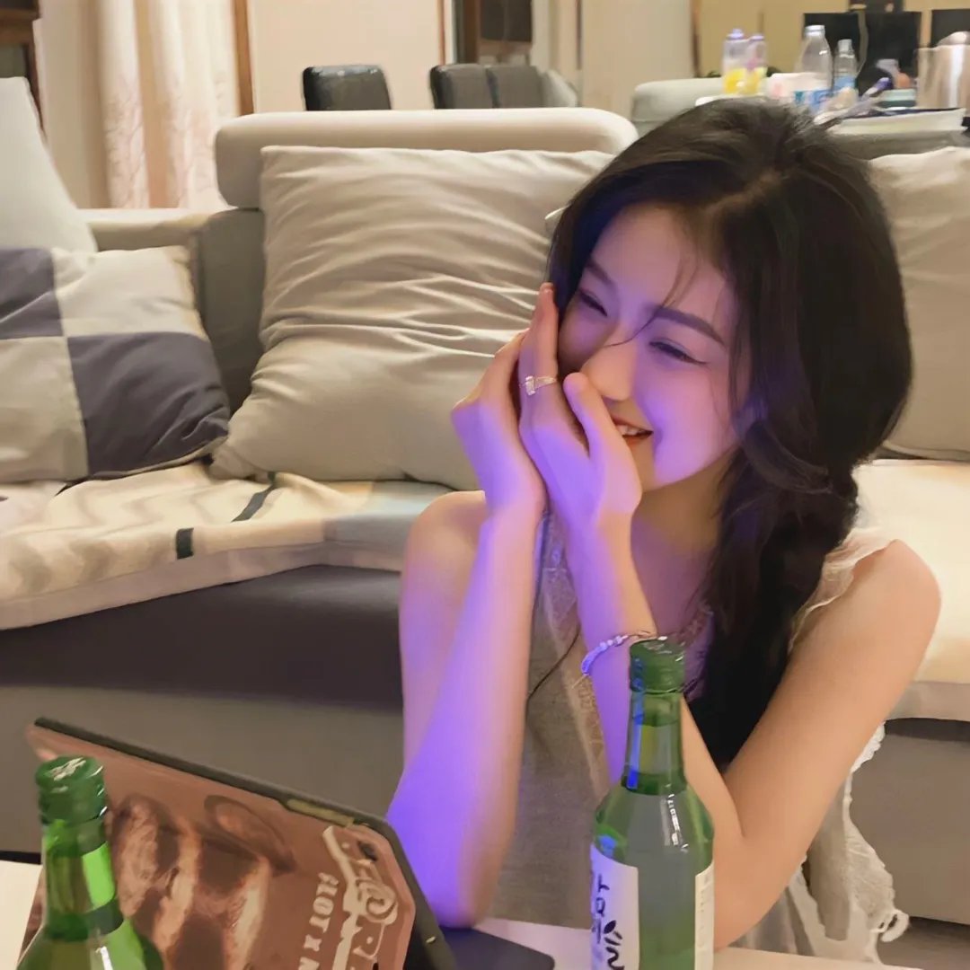 她与她的自画像